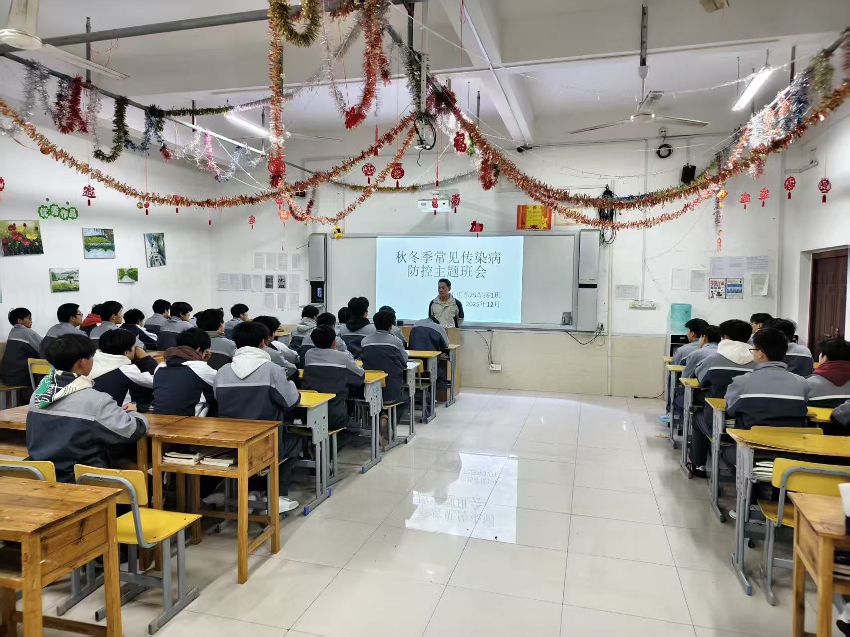 池州市人民政府副市长曹霞一行到我院考察